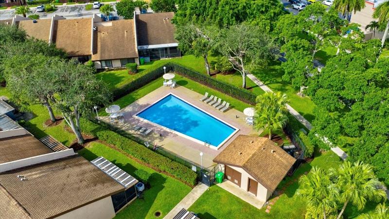 8337 NW 37th Place Sunrise FL 33351