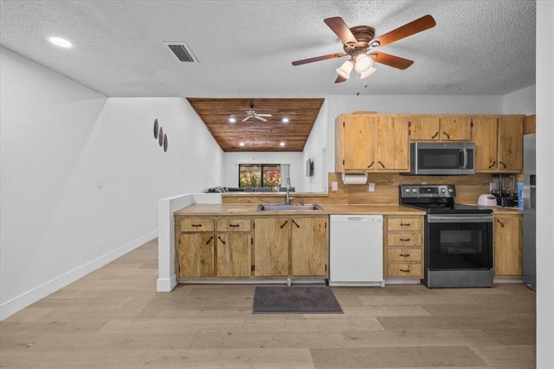 8337 NW 37th Place Sunrise FL 33351