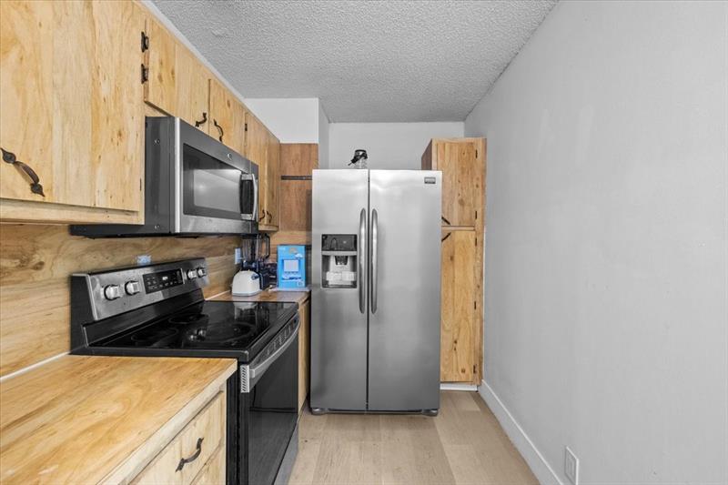 8337 NW 37th Place Sunrise FL 33351