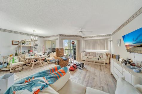 1400 SW 137th Avenue Pembroke Pines FL 33027
