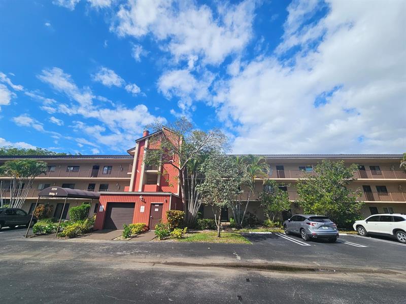 2214 S Cypress Bend Drive Pompano Beach FL 33069