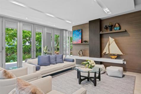435 Bayshore Drive Fort Lauderdale FL 33304