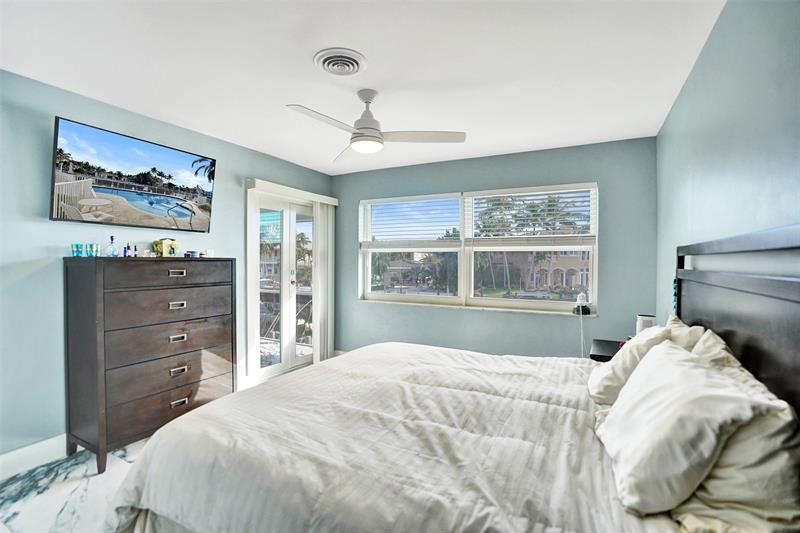 2330 NE 36th Street Lighthouse Point FL 33064