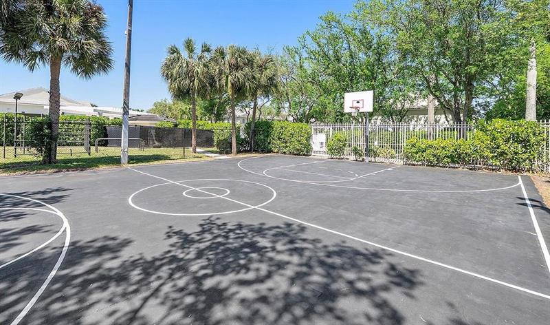 9905 NW 57th Manor Coral Springs FL 33076