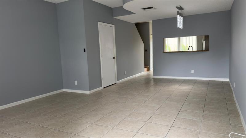 9905 NW 57th Manor Coral Springs FL 33076