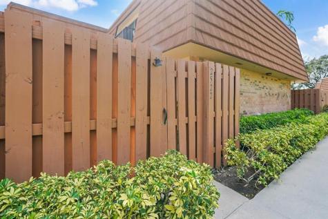 2522 Camelot Court Cooper City FL 33026-3649