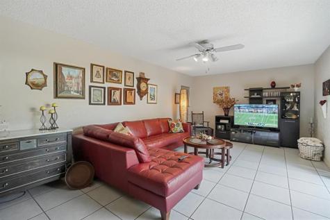 2522 Camelot Court Cooper City FL 33026-3649
