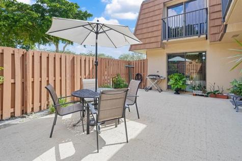 2522 Camelot Court Cooper City FL 33026-3649