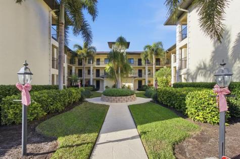 228 Fox Glen Drive Naples FL 34104