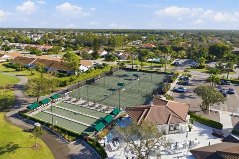 228 Fox Glen Drive Naples FL 34104