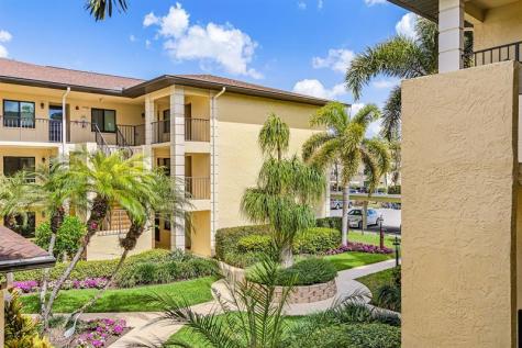228 Fox Glen Drive Naples FL 34104