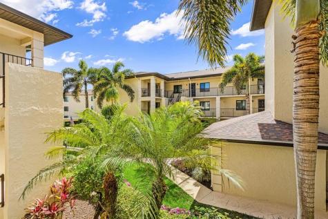 228 Fox Glen Drive Naples FL 34104