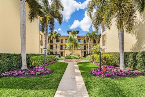 228 Fox Glen Drive Naples FL 34104