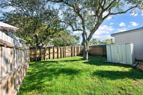 824 N Golf Drive Hollywood FL 33021