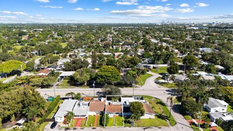 824 N Golf Drive Hollywood FL 33021