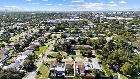 824 N Golf Drive Hollywood FL 33021