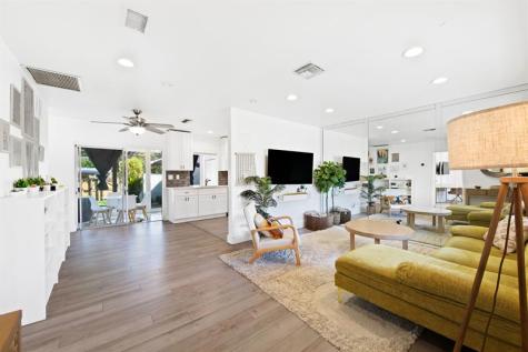 824 N Golf Drive Hollywood FL 33021