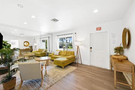 824 N Golf Drive Hollywood FL 33021