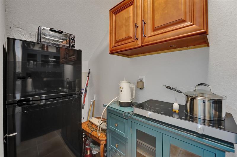 617 SW 2nd Drive Pompano Beach FL 33060