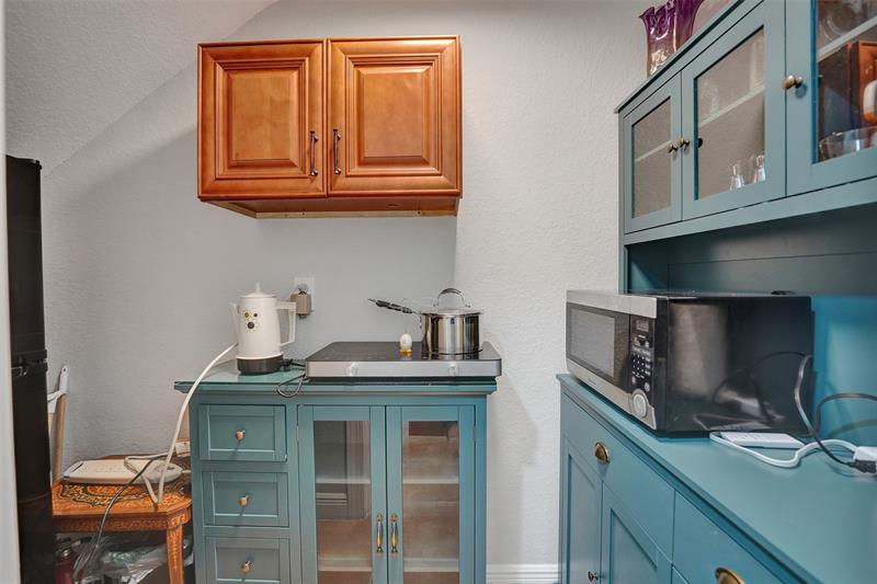 617 SW 2nd Drive Pompano Beach FL 33060