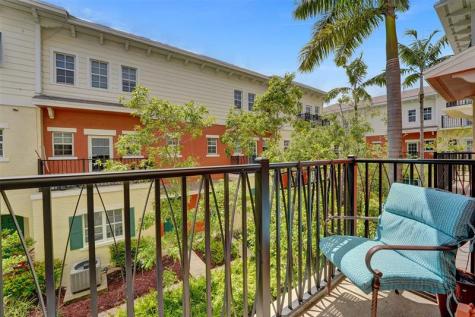 617 SW 2nd Drive Pompano Beach FL 33060