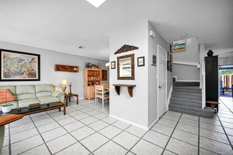251 W Forest Oak Circle Davie FL 33325