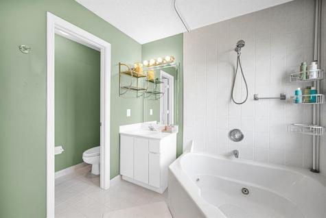 251 W Forest Oak Circle Davie FL 33325