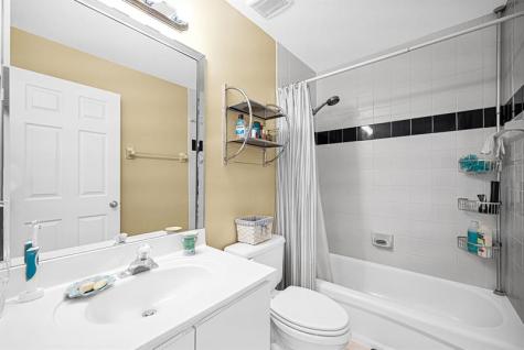 251 W Forest Oak Circle Davie FL 33325
