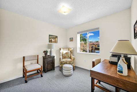 251 W Forest Oak Circle Davie FL 33325