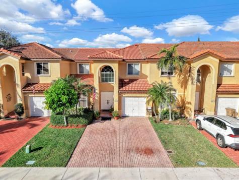 251 W Forest Oak Circle Davie FL 33325
