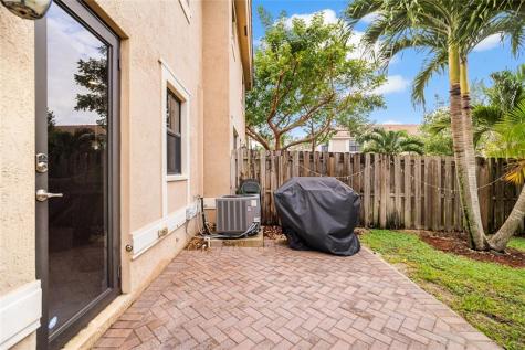 9627 Town Parc Circle S. Parkland FL 33076