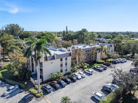 8437 Forest Hills Drive Coral Springs FL 33065