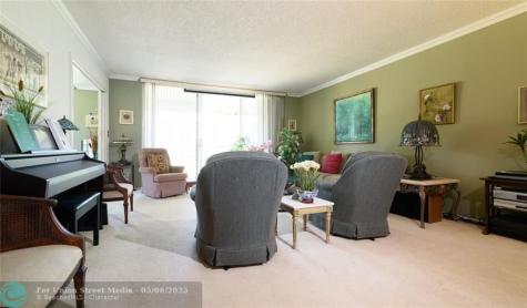 545 Oaks Lane Pompano Beach FL 33069