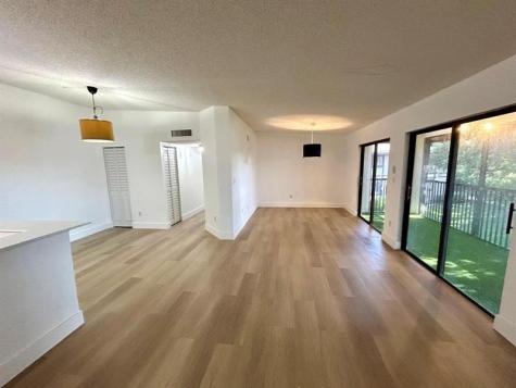 9624 S Belfort Circle Tamarac FL 33321