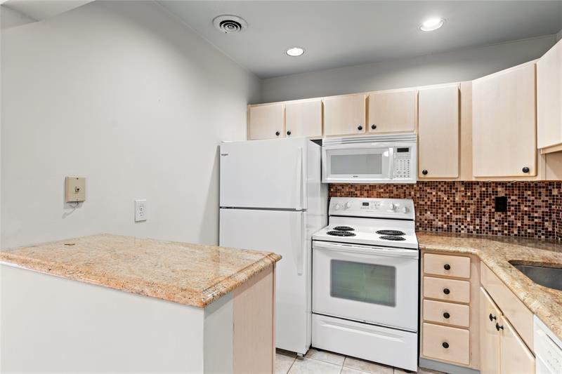 140 Cypress Club Drive Pompano Beach FL 33060