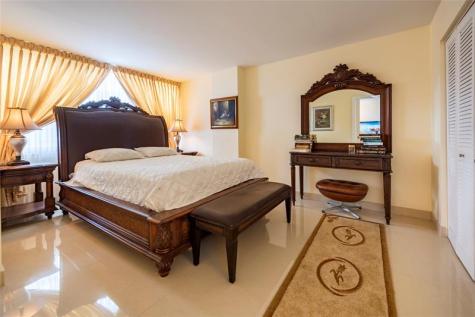 2301 S Ocean Drive Hollywood FL 33019