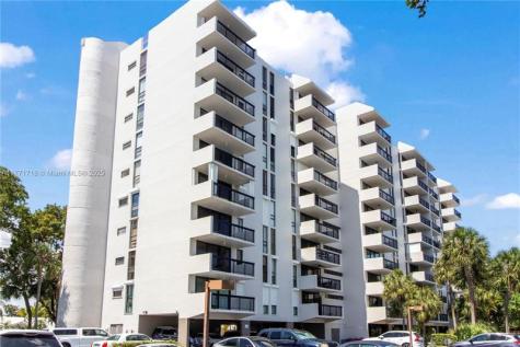 4800 Bayview Drive Fort Lauderdale FL 33308