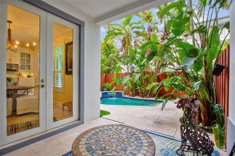 220 NE 15th Avenue Fort Lauderdale FL 33301