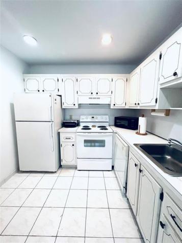 226 Brittany E Delray Beach FL 33446