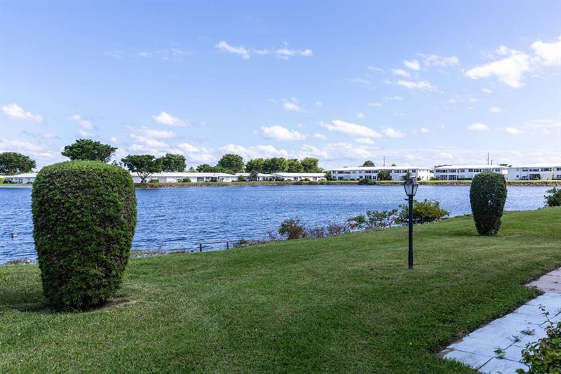 1116 Lake Terrace Boynton Beach FL 33426