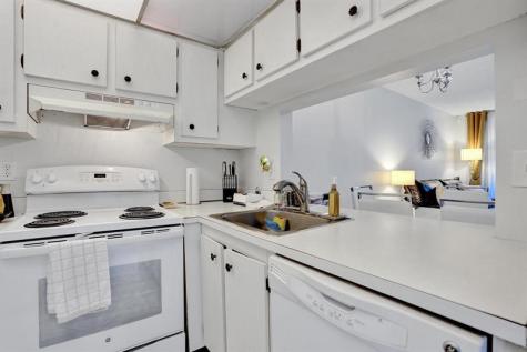 9480 Poinciana Place Davie FL 33324