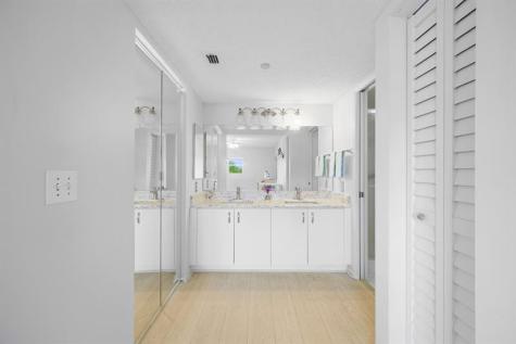 550 SW 137th Avenue Pembroke Pines FL 33027