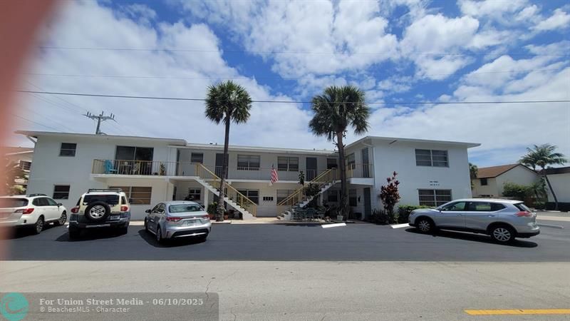 1907 NE 4th Street Deerfield Beach FL 33441