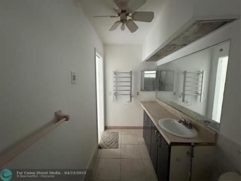 1150 E Sample Road Pompano Beach FL 33064