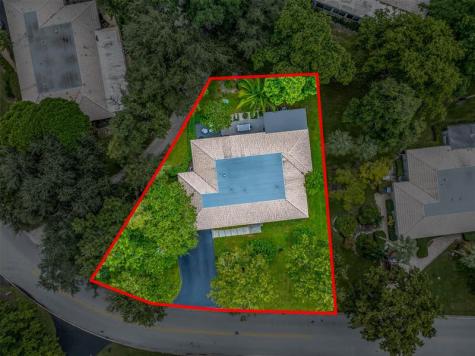 902 Cypress Grove Drive Pompano Beach FL 33069