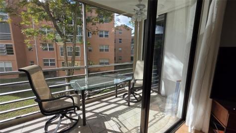 2801 Somerset Drive Lauderdale Lakes FL 33311