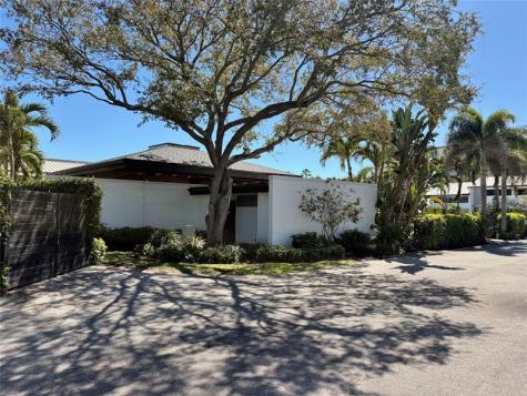 3900 NE 18th Avenue Oakland Park FL 33334