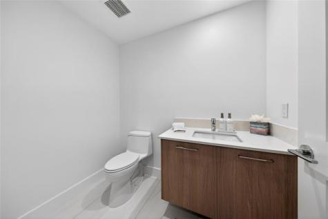 153 N Seabreeze Fort Lauderdale FL 33304