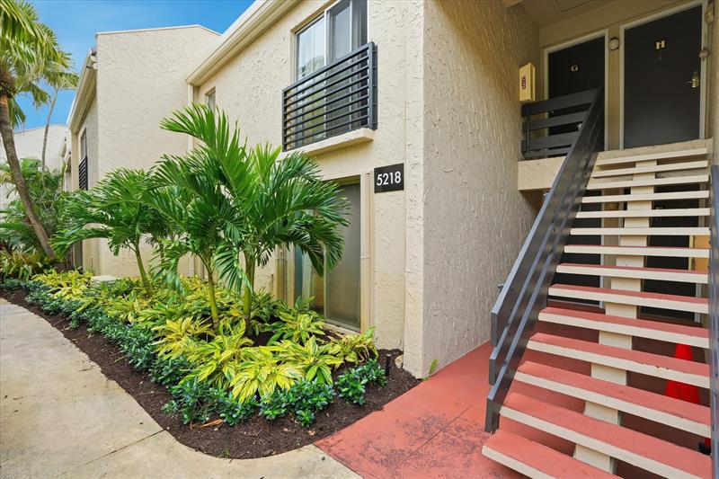 5218 NE 6th Avenue Oakland Park FL 33334