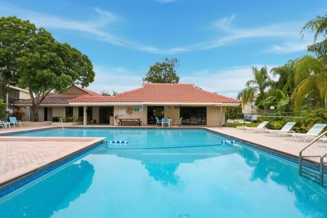 5218 NE 6th Avenue Oakland Park FL 33334